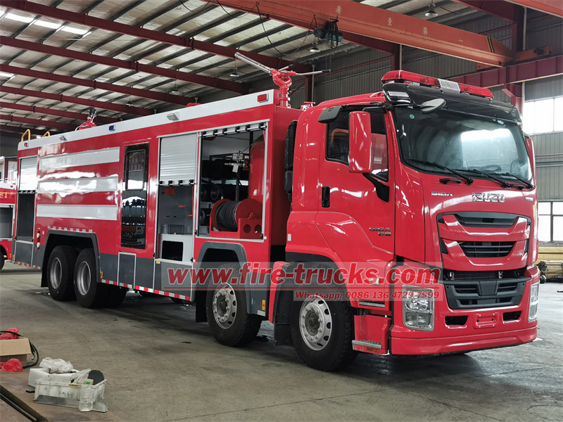 ISUZU GIGA foam powder fire truck