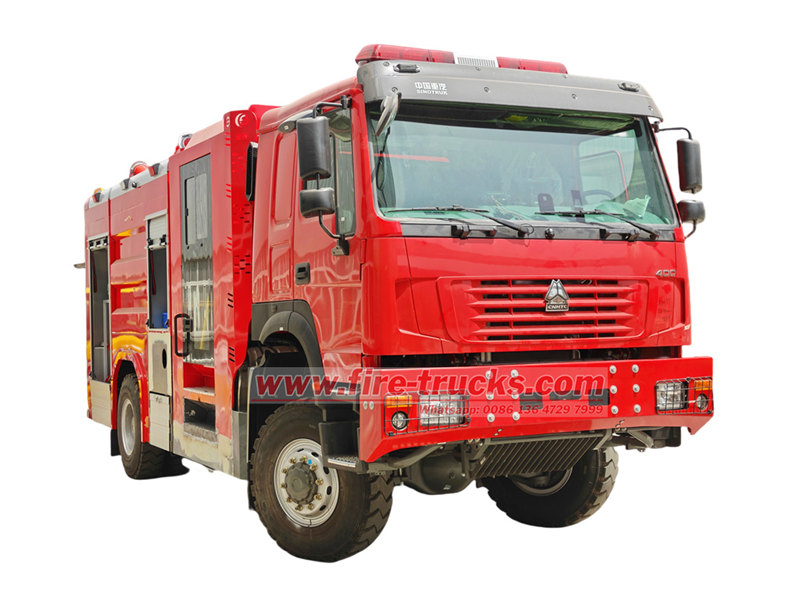 HOWO 4WD off-road firefighting truck