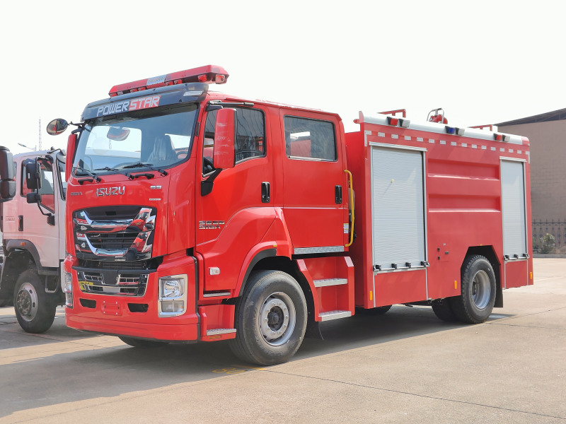Dominican Giga Isuzu Fire Engine pictures