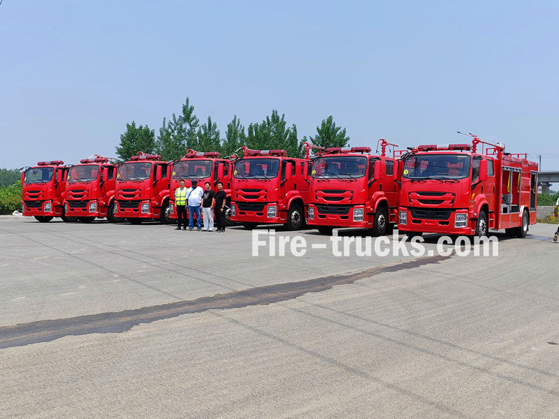Nigeria Customer inspection the fire fighting trucks