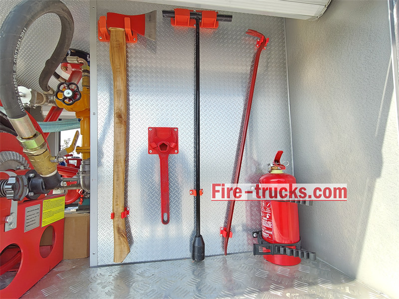 Isuzu fire fighting truck rescue tools