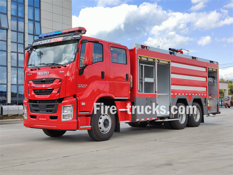 ISUZU 10000L water foam fire pumper truck