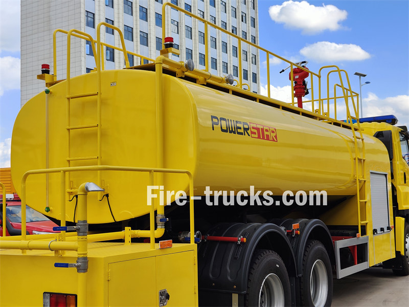 Side view of ISUZU water fire truck